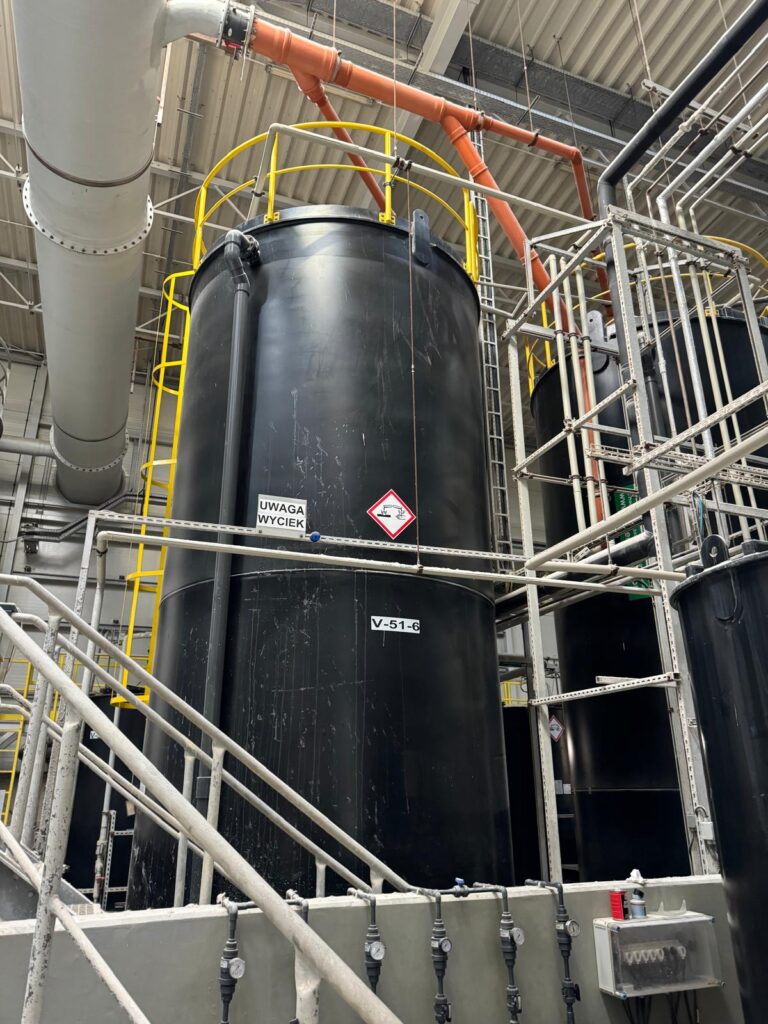 Zbiornik i instalacja separatora obsługiwanego przez Czajka ZUK